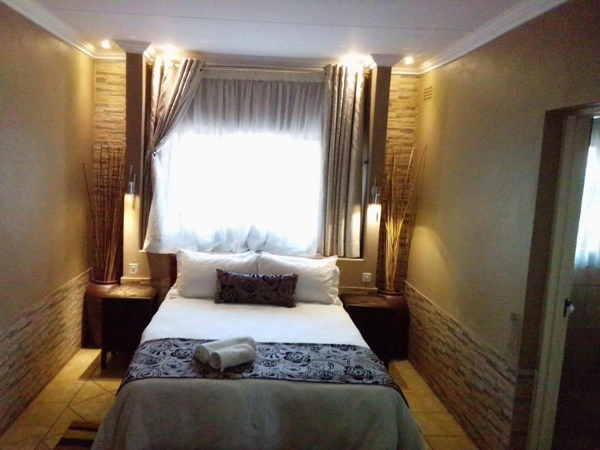 Ditsaleng Bed And Breakfast Vanderbijlpark Esterno foto