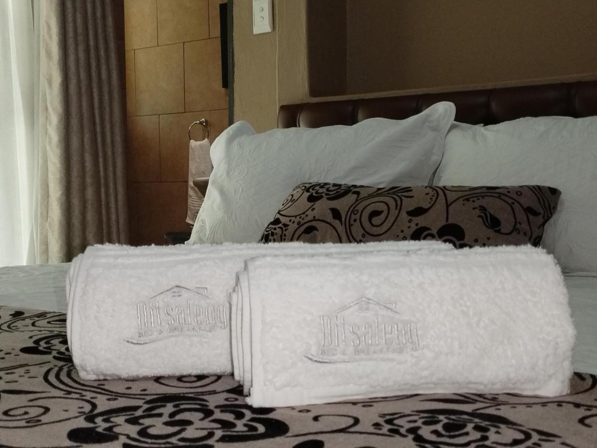 Ditsaleng Bed And Breakfast Vanderbijlpark Esterno foto