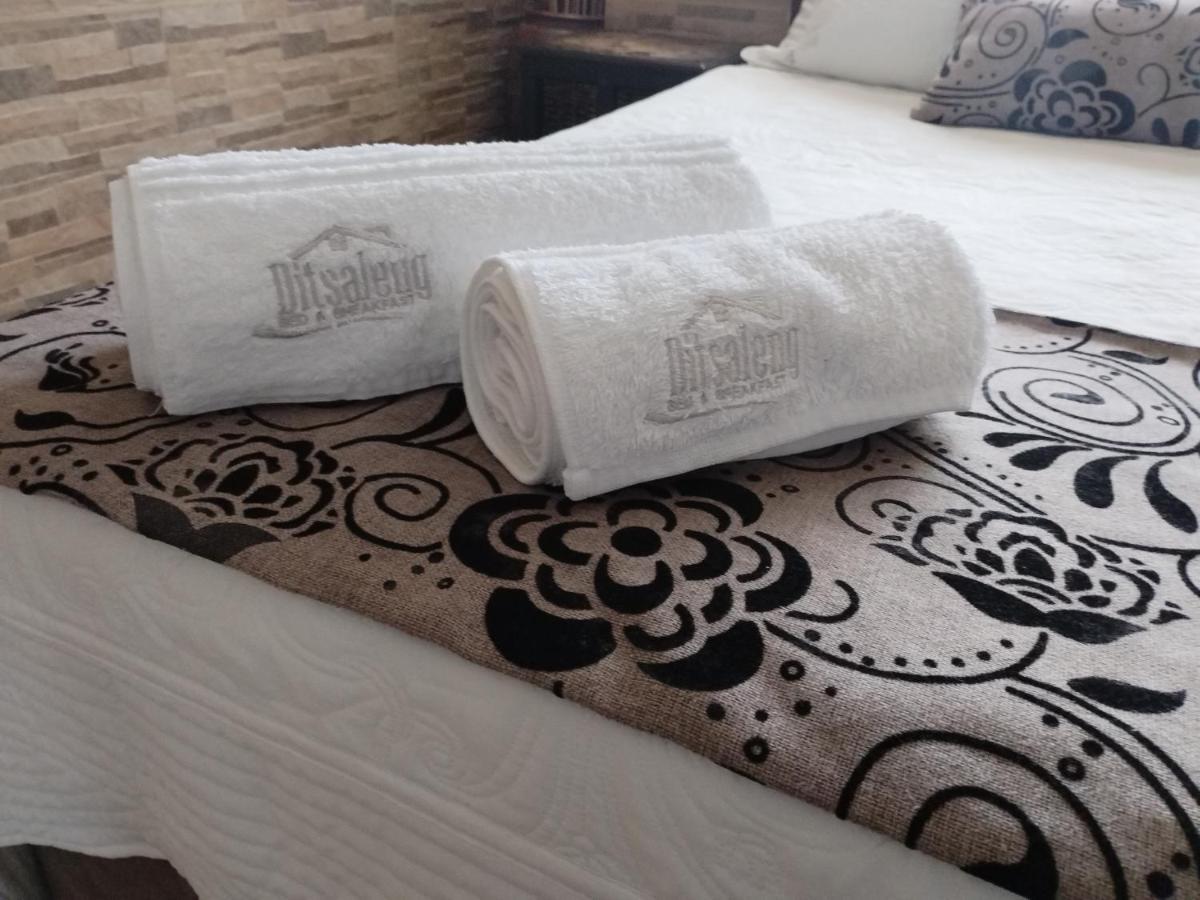 Ditsaleng Bed And Breakfast Vanderbijlpark Esterno foto