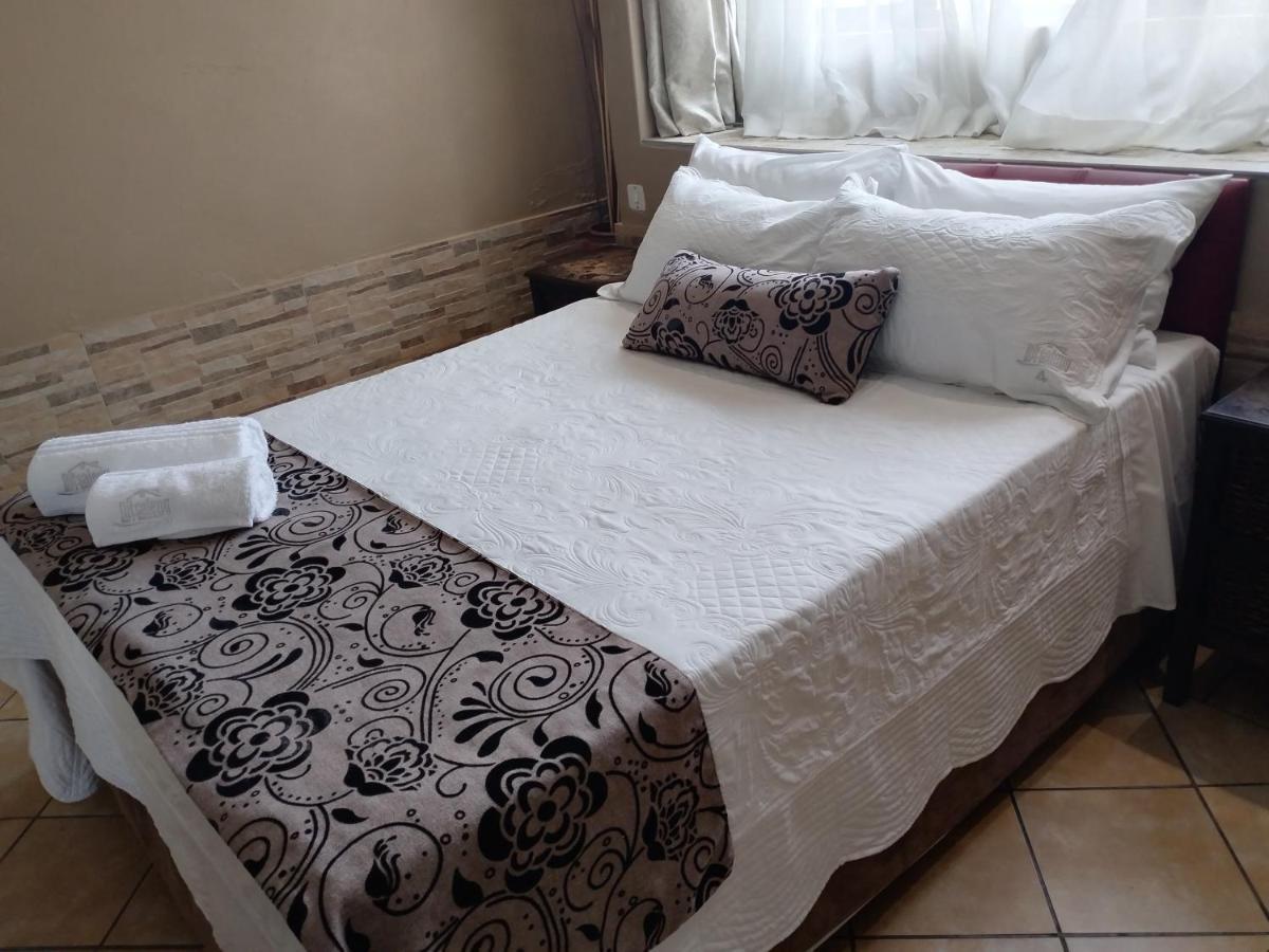 Ditsaleng Bed And Breakfast Vanderbijlpark Esterno foto