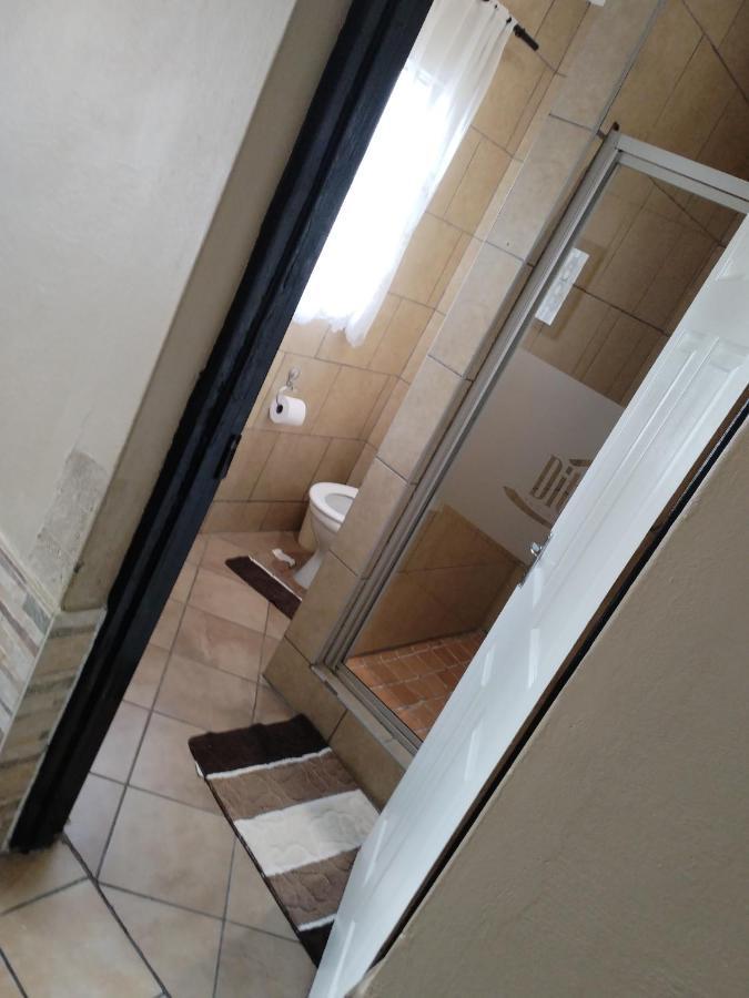 Ditsaleng Bed And Breakfast Vanderbijlpark Esterno foto