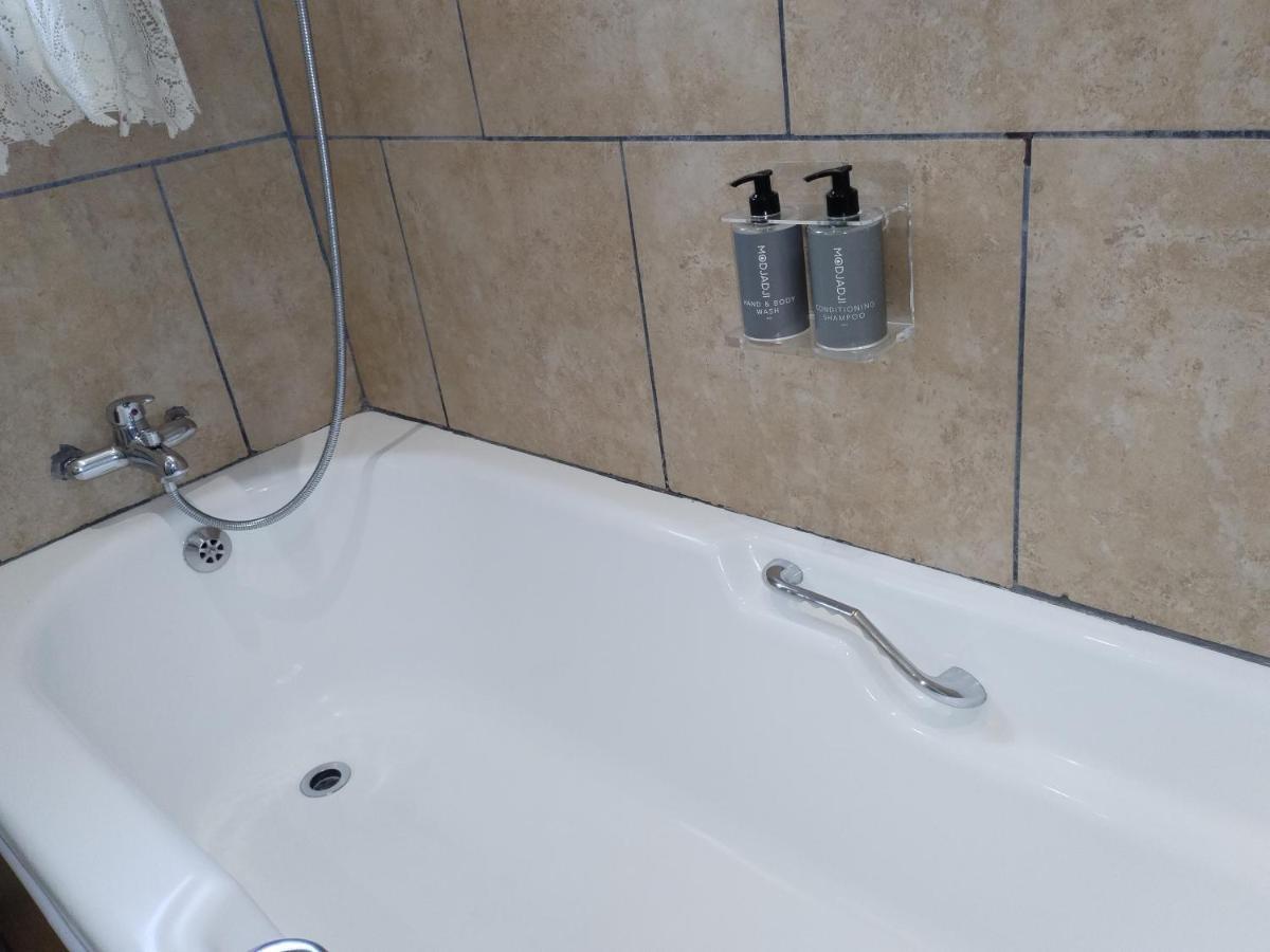 Ditsaleng Bed And Breakfast Vanderbijlpark Esterno foto